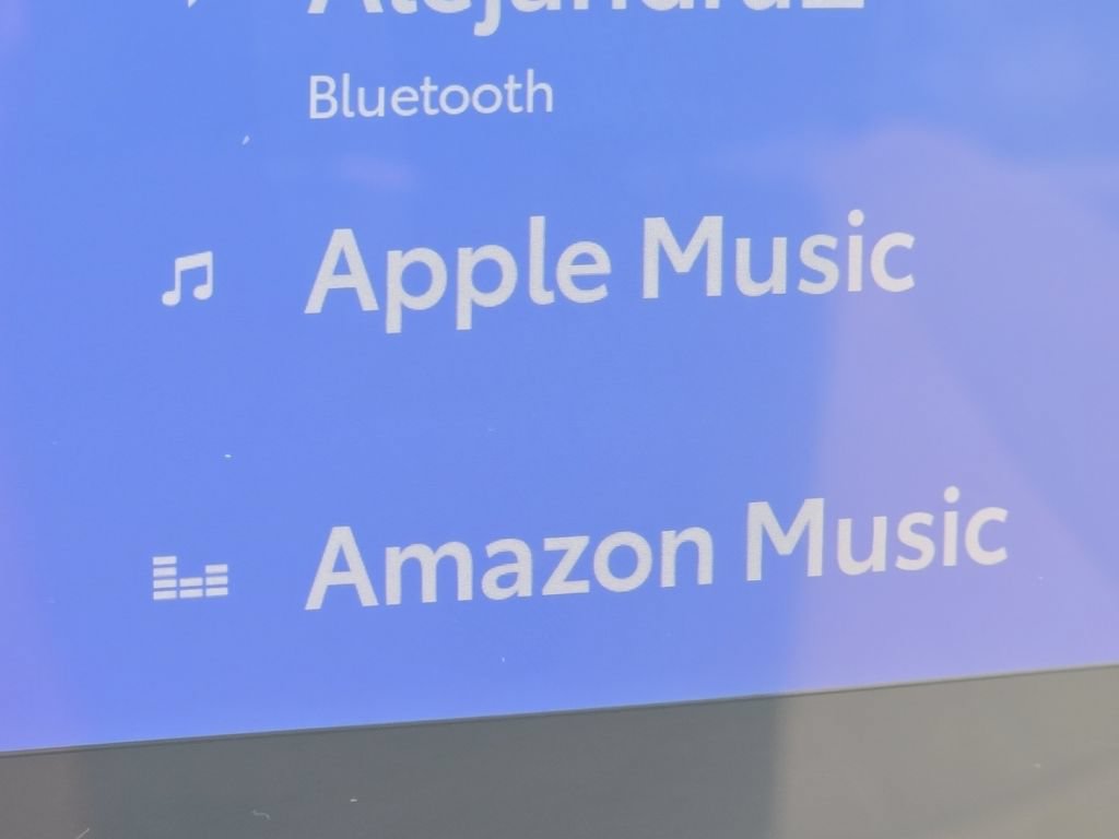 Used 2024 Toyota Corolla Cross L AWD/4WD image 3