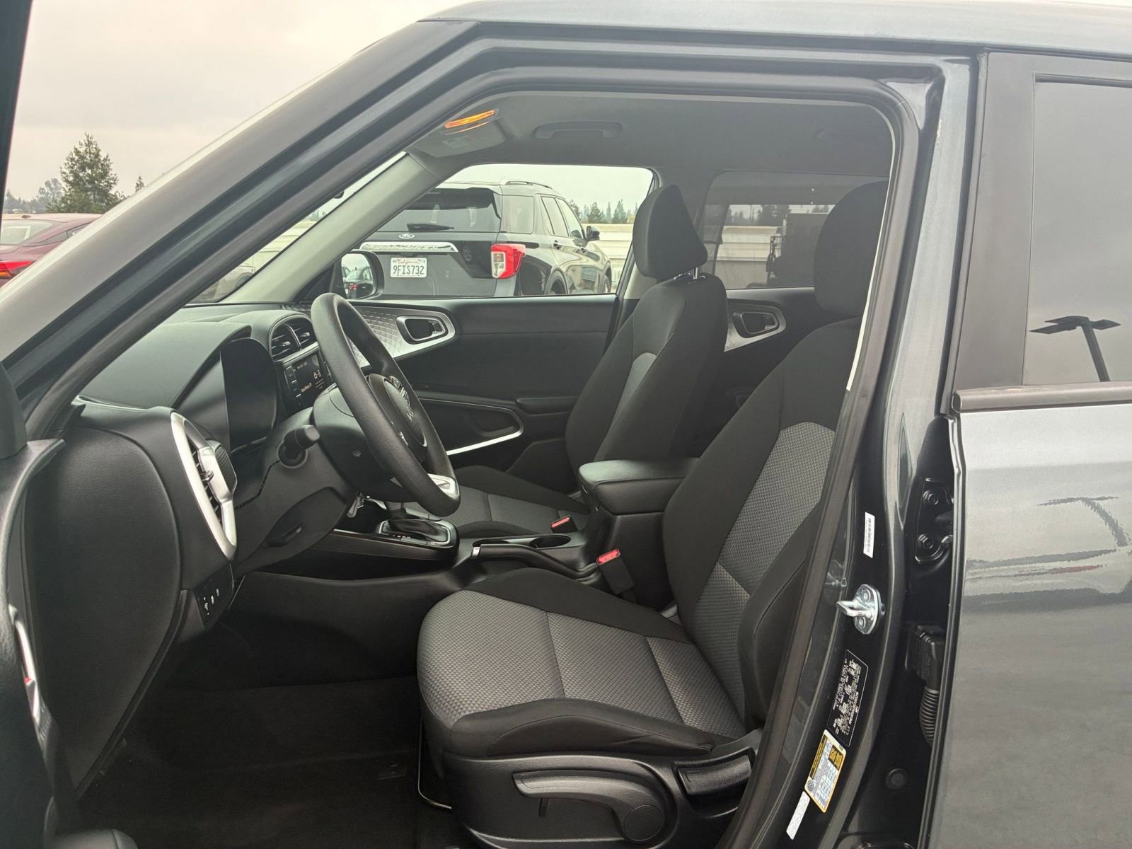 Used 2025 Kia Soul LX w/ LX Technology Package image 24