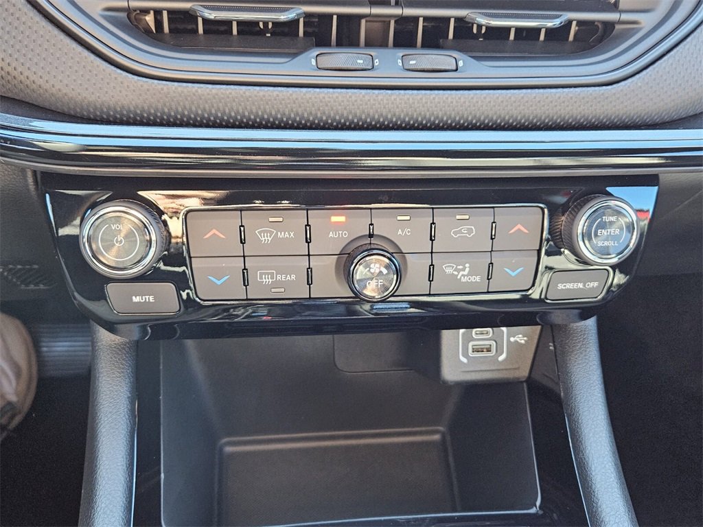 New 2026 Jeep Compass Latitude image 19