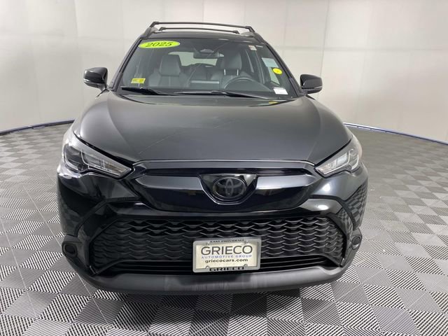 Used 2025 Toyota Corolla Cross AWD Hybrid w/ Moonroof Package image 3