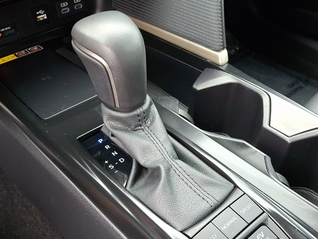 Used 2026 Toyota Camry SE FWD image 16