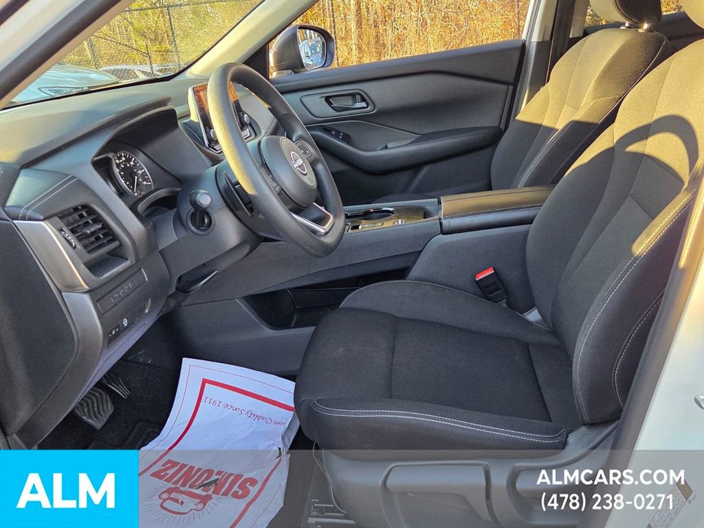 Used 2024 Nissan Rogue S image 4