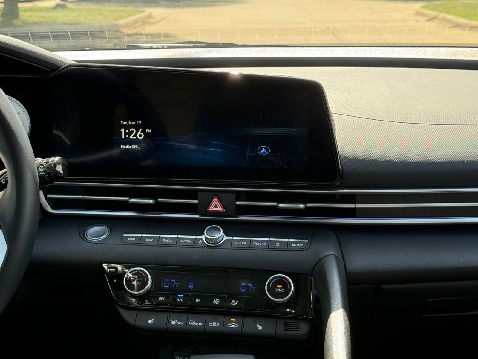 Used 2025 Hyundai Elantra SEL image 17