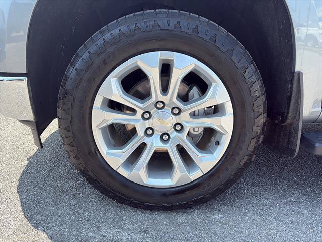 Used 2024 Chevrolet Silverado 1500 LTZ AWD/4WD image 9