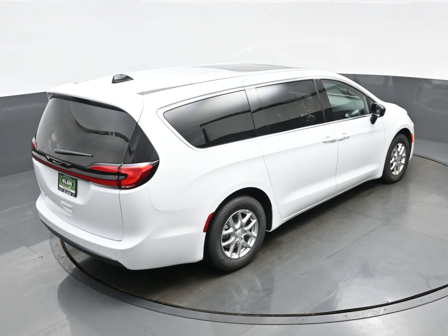 New 2027 Chrysler Pacifica Select w/ Family Tech Group FWD image 24