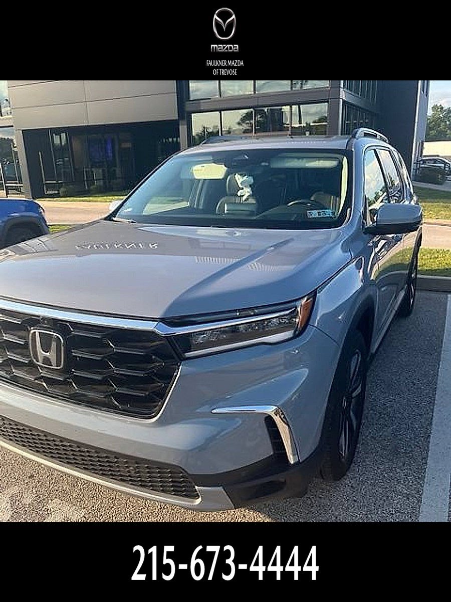 Used 2025 Honda Pilot Elite image 1