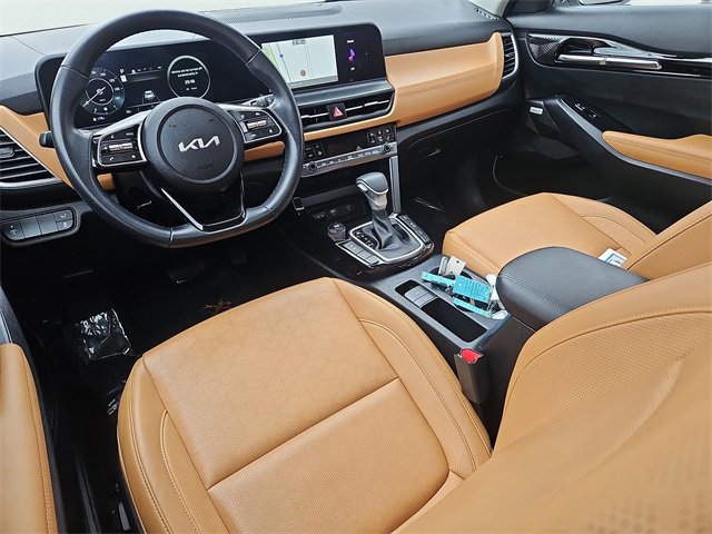 Certified 2024 Kia Seltos SX w/ SX Sunroof Package image 11