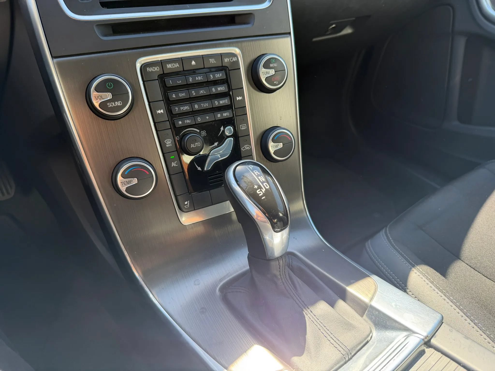 Used 2014 Volvo S60 T5 FWD image 38