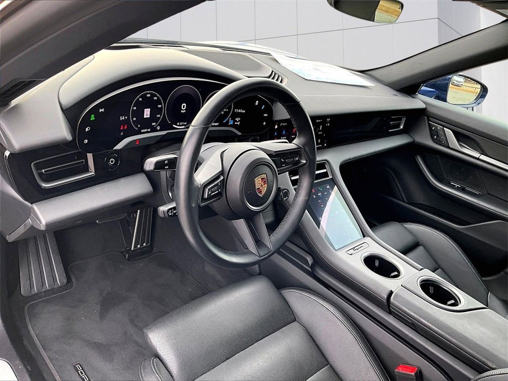 Used 2025 Porsche Taycan image 4