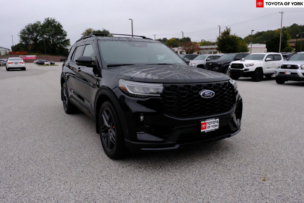Used 2025 Ford Explorer ST-Line w/ Premium Package