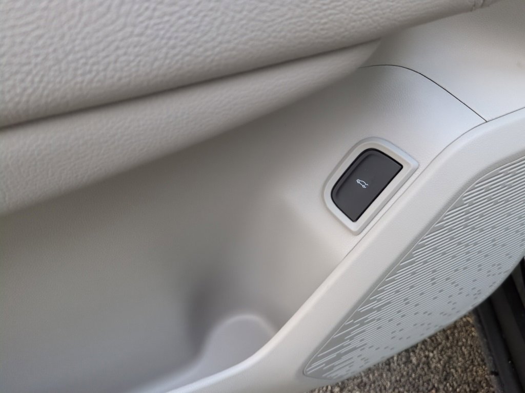 Used 2026 GMC Terrain Denali image 25