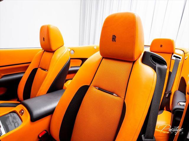Used 2021 Rolls-Royce Dawn RWD image 23