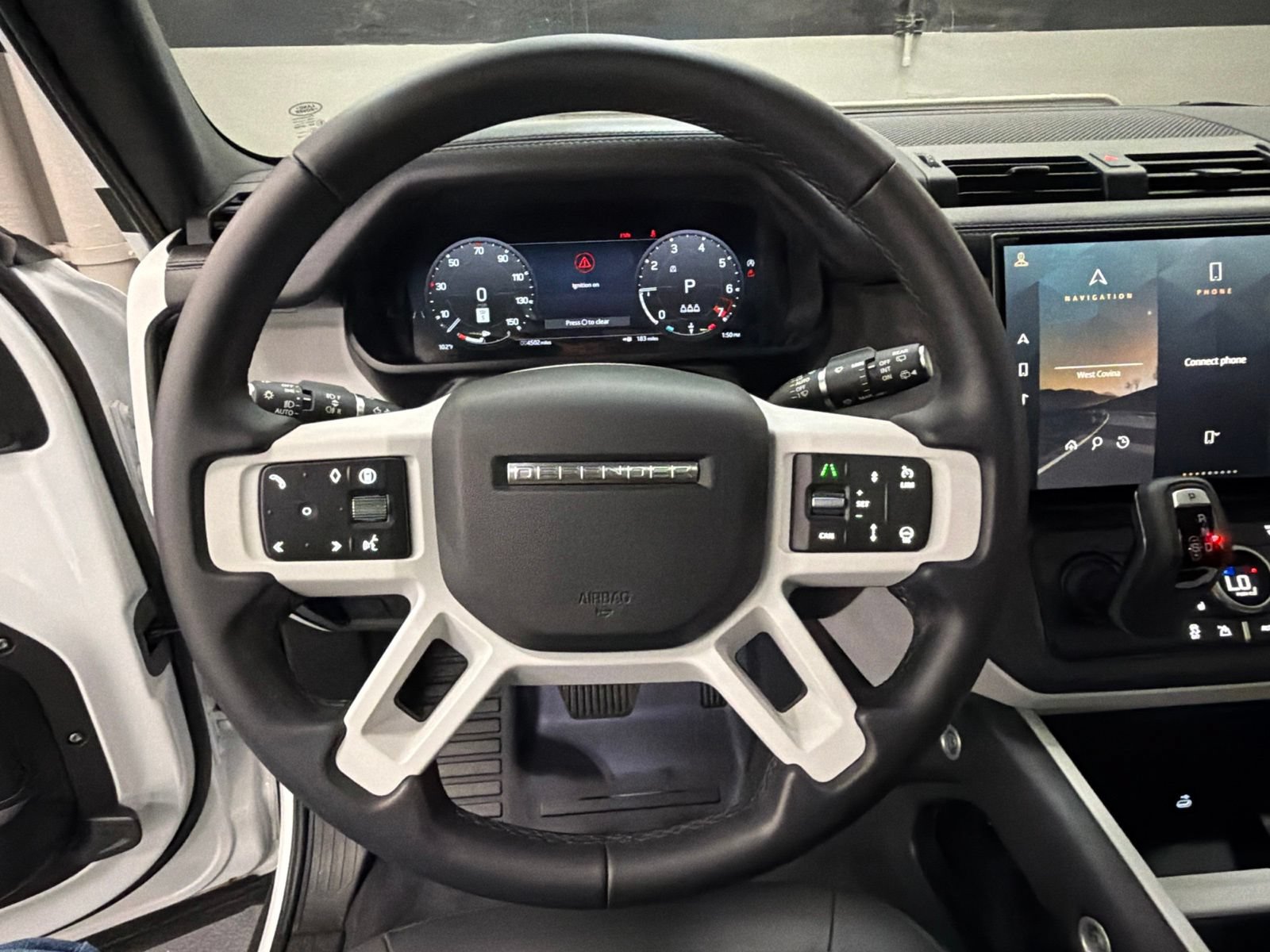 Used 2026 Land Rover Defender 110 X-Dynamic SE AWD/4WD image 28