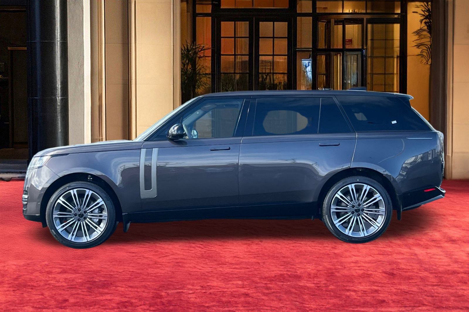 New 2026 Land Rover Range Rover Long Wheelbase SE image 3