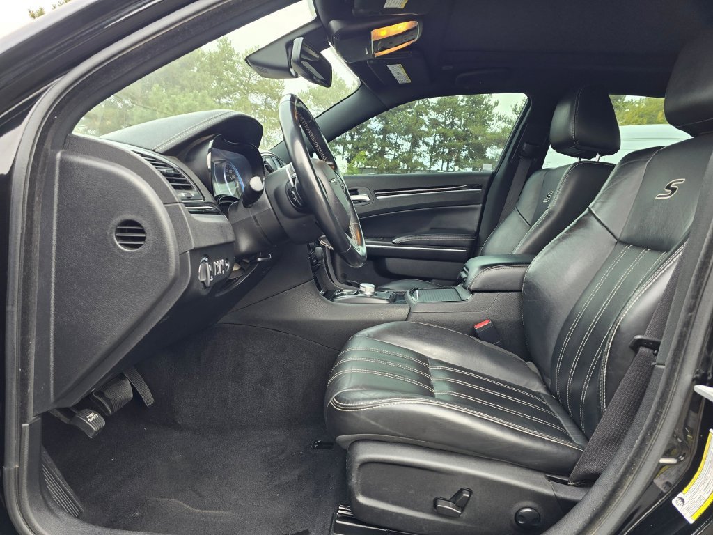 Used 2022 Chrysler 300 S RWD image 11