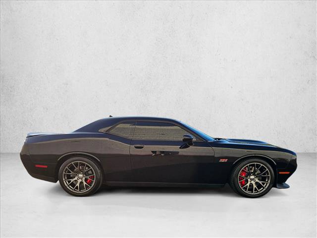 Used 2016 Dodge Challenger SRT RWD image 4