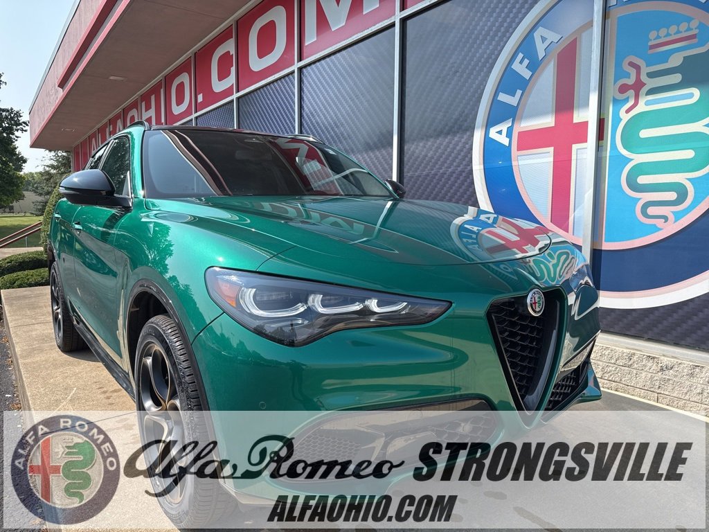 New 2025 Alfa Romeo Stelvio Sprint image 1