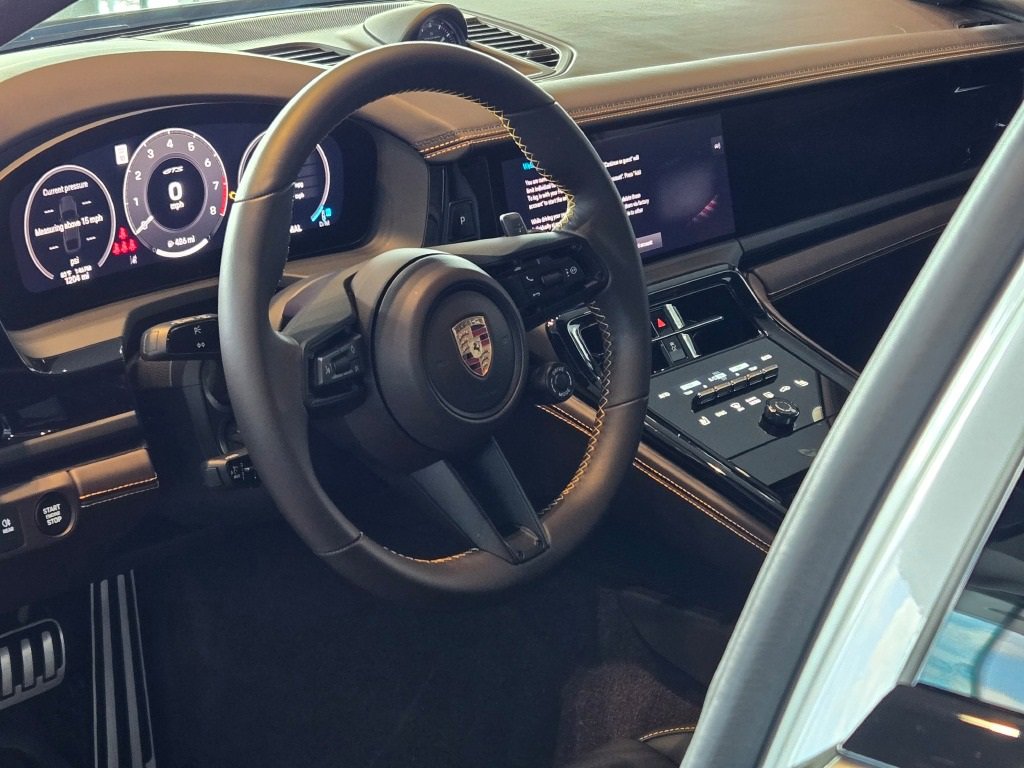 Certified 2025 Porsche Panamera GTS image 2