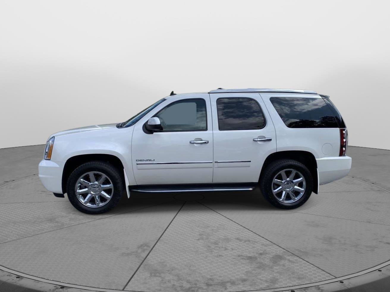 Used 2013 GMC Yukon Denali AWD/4WD image 6