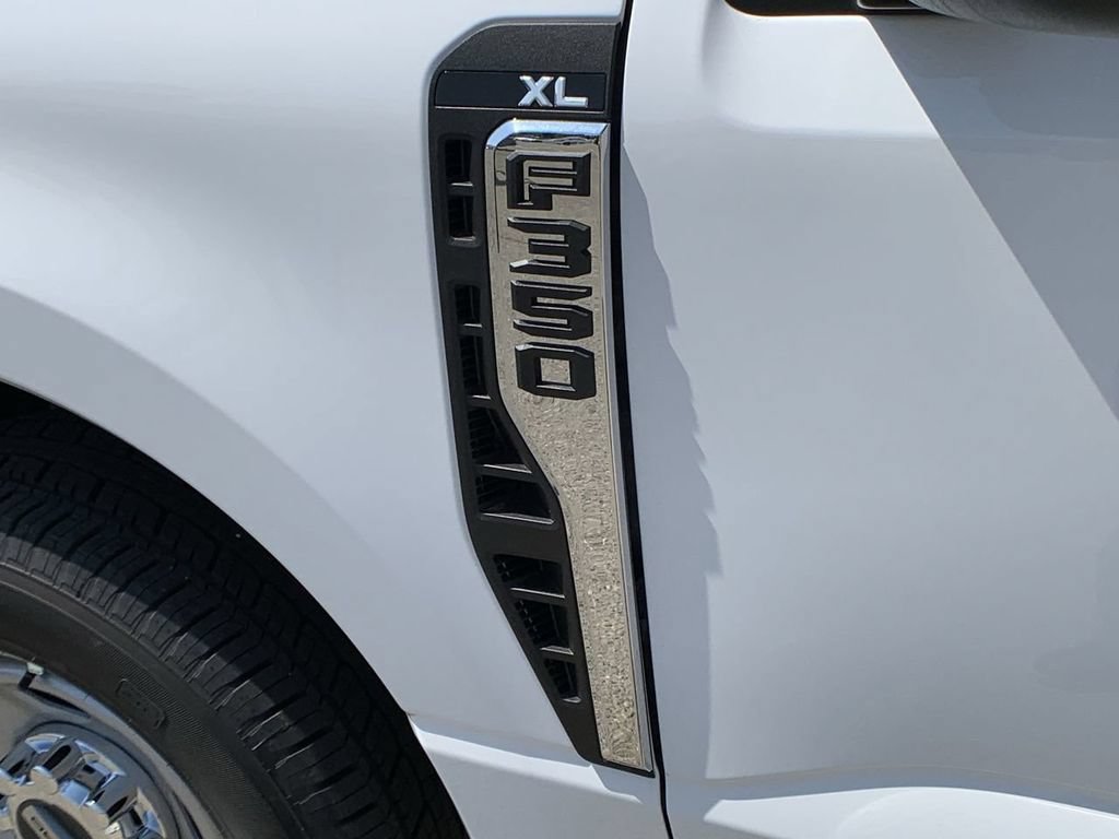 New 2025 Ford F350 XL w/ XL Chrome Package RWD image 19