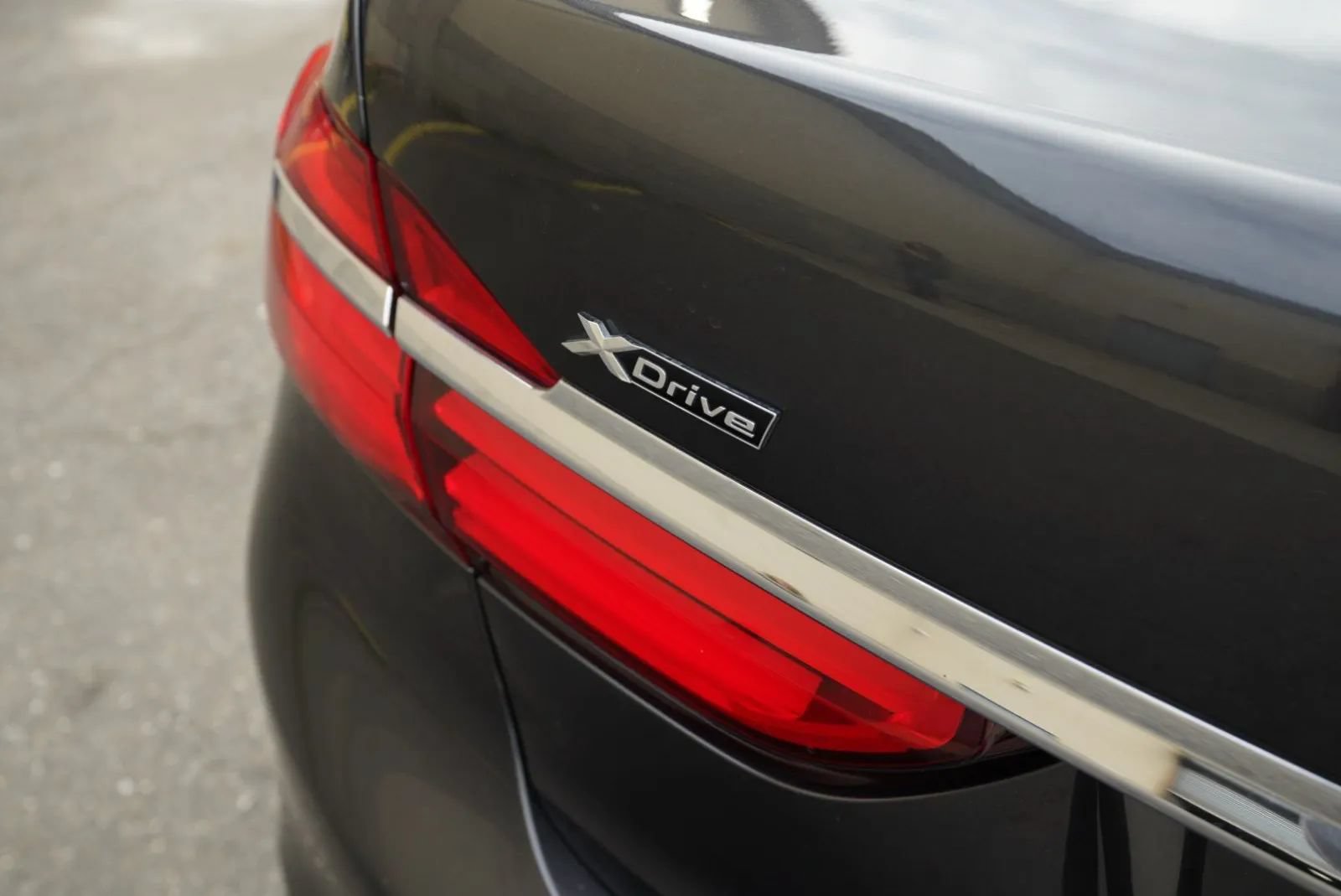 Used 2017 BMW 740i xDrive AWD/4WD image 12