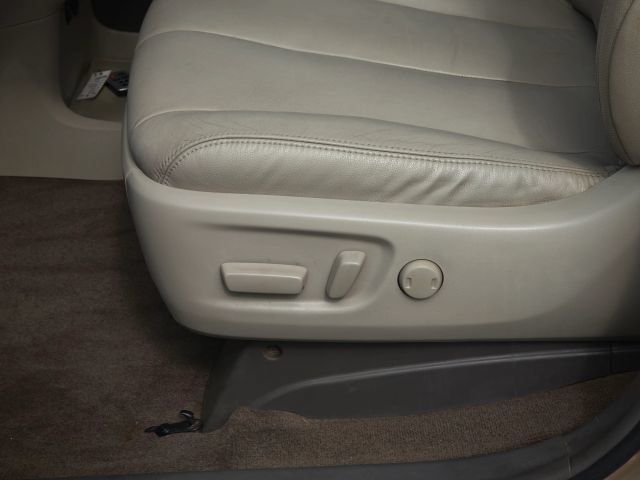 Used 2011 Toyota Sienna XLE w/ XLE Navigation Pkg FWD image 20