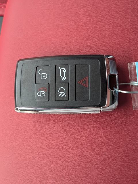 Used 2026 Jaguar F-PACE R-Dynamic S AWD/4WD image 31