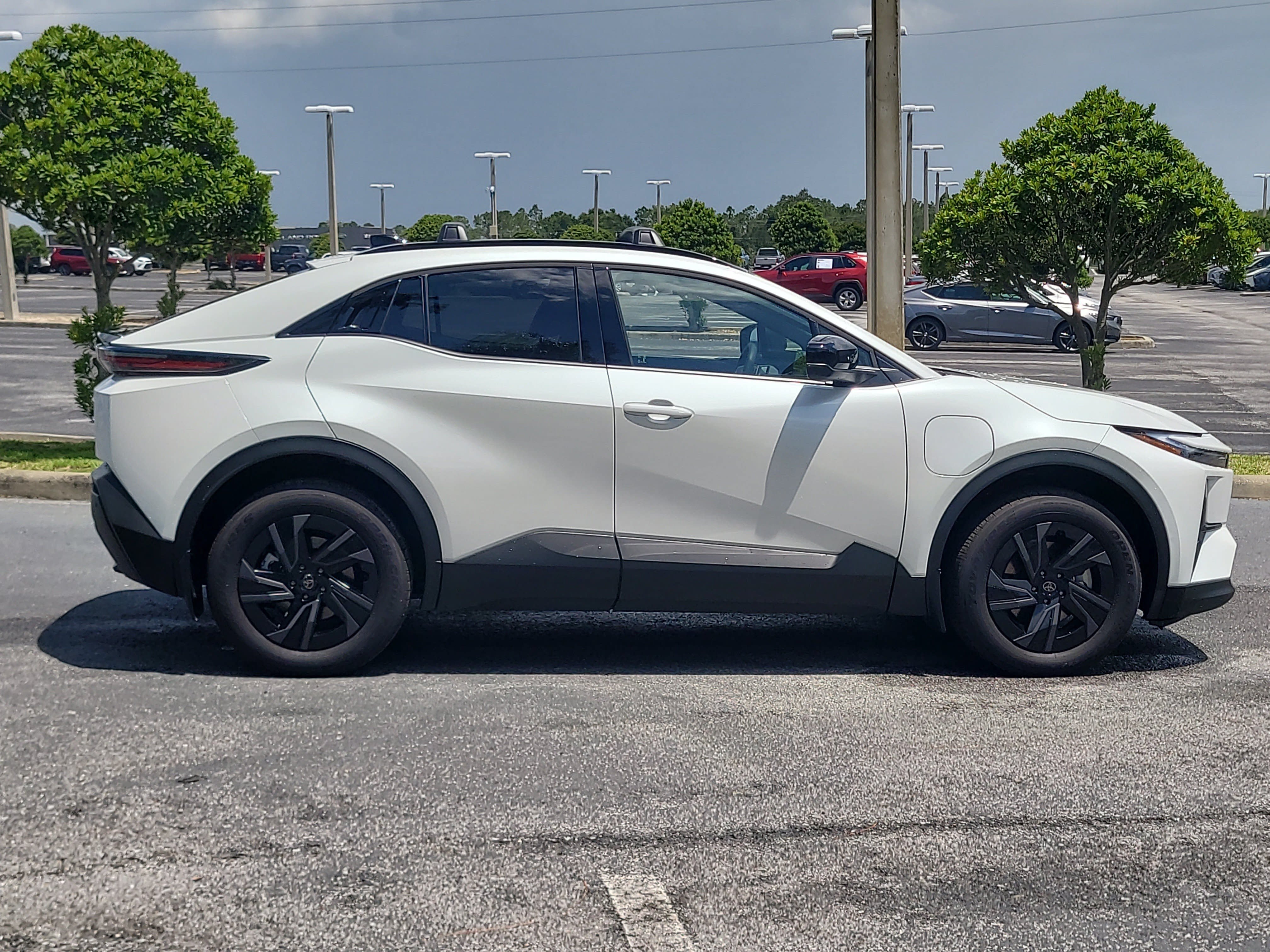 Certified 2026 Toyota C-HR AWD/4WD image 8