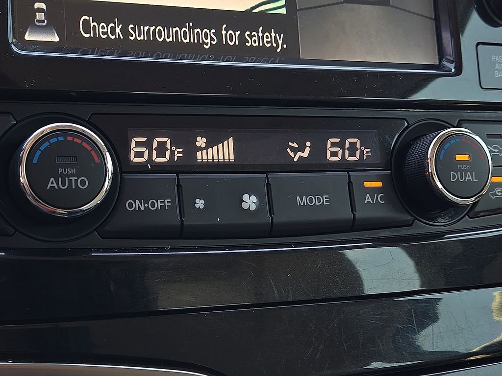 Used 2017 Nissan Maxima Platinum w/ Interior Lighting Package image 16