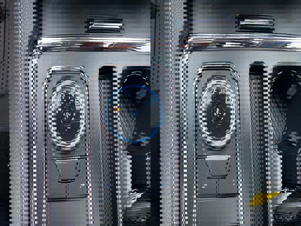 Used 2024 Ford Expedition XLT image 12