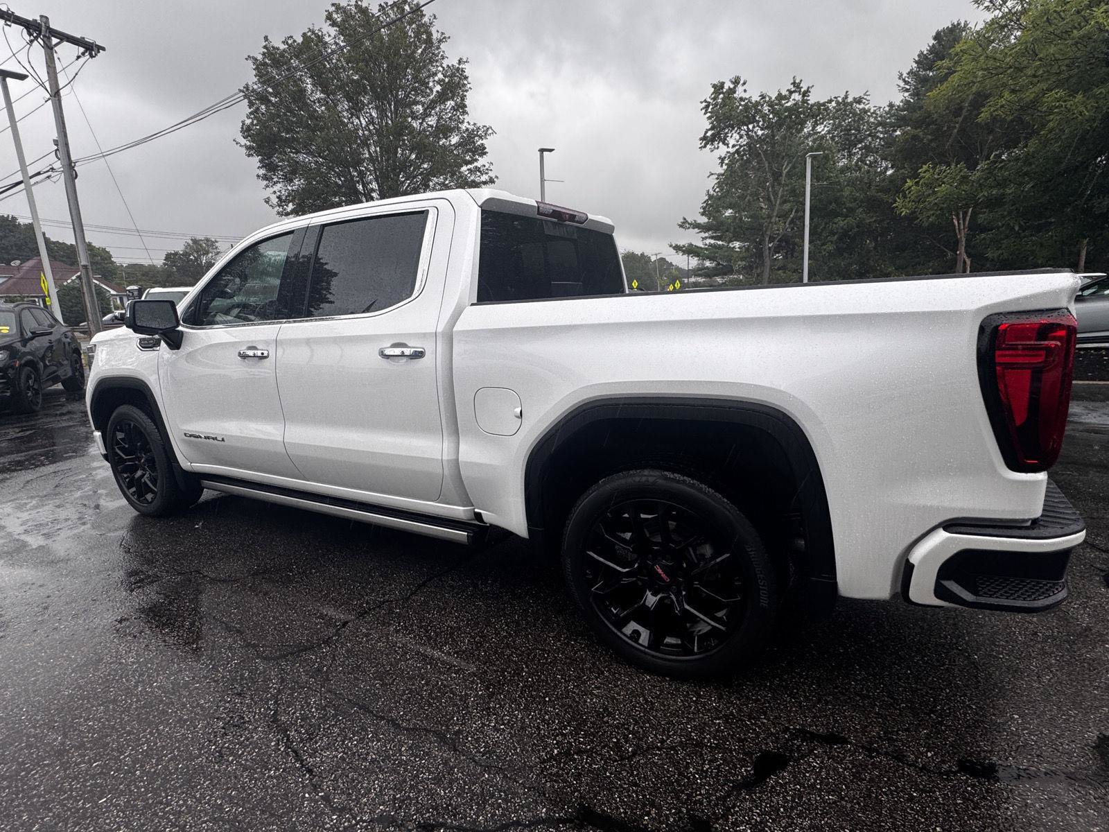 Certified 2023 GMC Sierra 1500 Denali w/ Denali Reserve Package AWD/4WD image 6