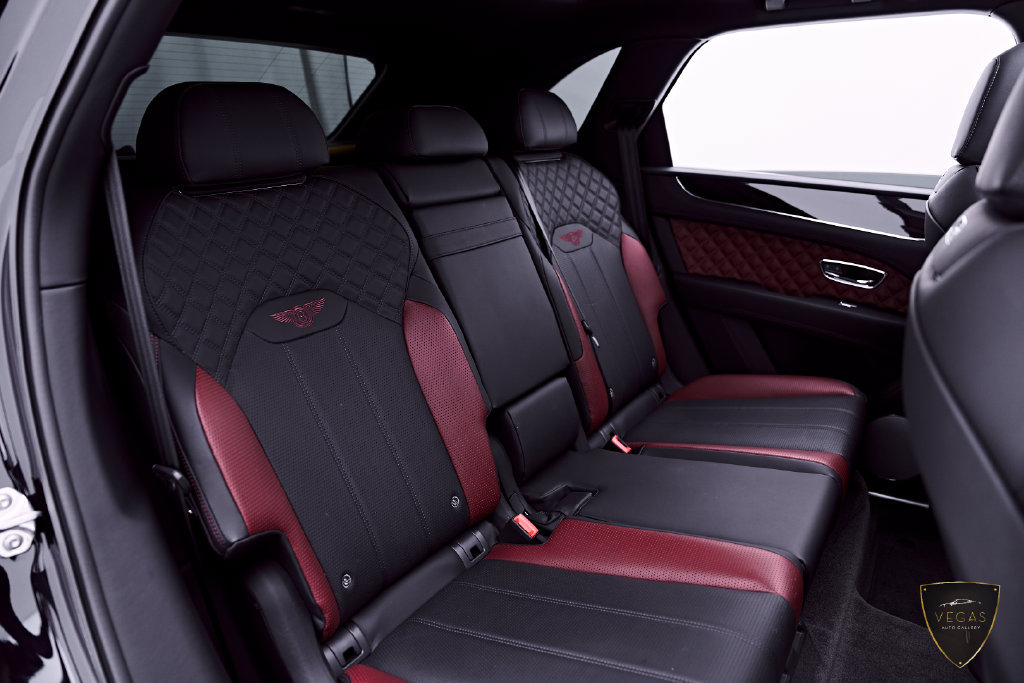 Used 2024 Bentley Bentayga AWD/4WD image 52