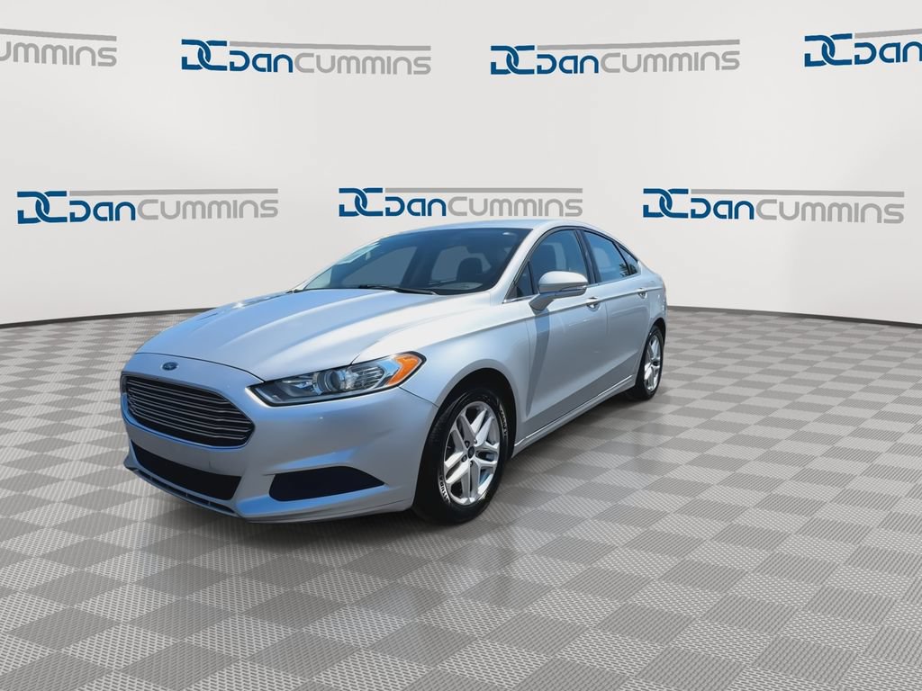 Used 2014 Ford Fusion SE FWD image 4