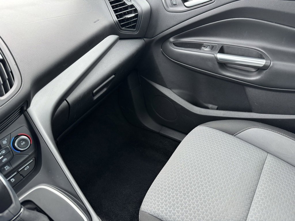 Used 2017 Ford C-MAX Energi SE w/ Equipment Group 401A image 22