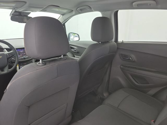 Used 2020 Chevrolet Trax LT w/ LPO, Cargo Package FWD image 14