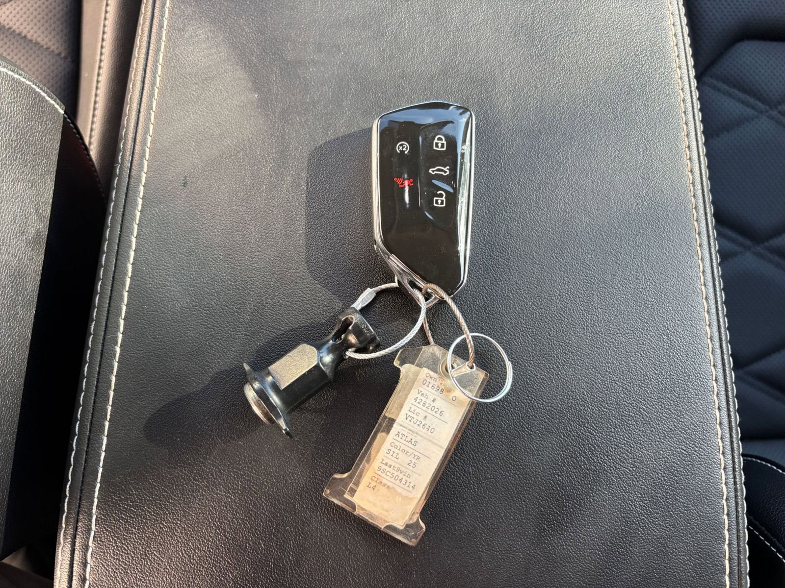 Used 2025 Volkswagen Atlas SE image 23