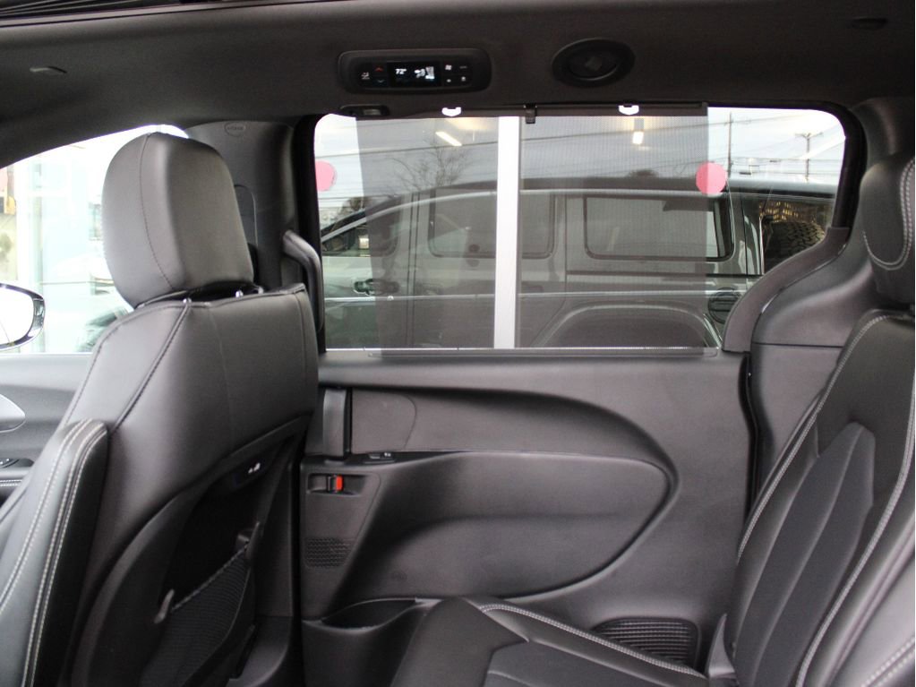 New 2026 Chrysler Pacifica Select image 27