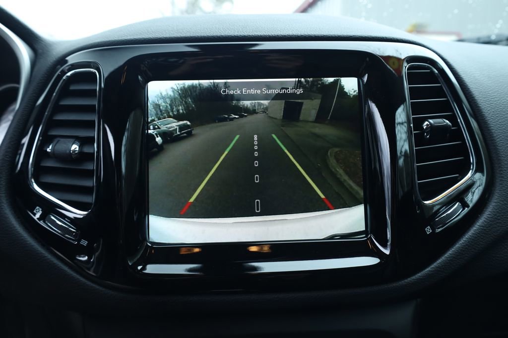 Used 2020 Jeep Compass Latitude FWD image 24