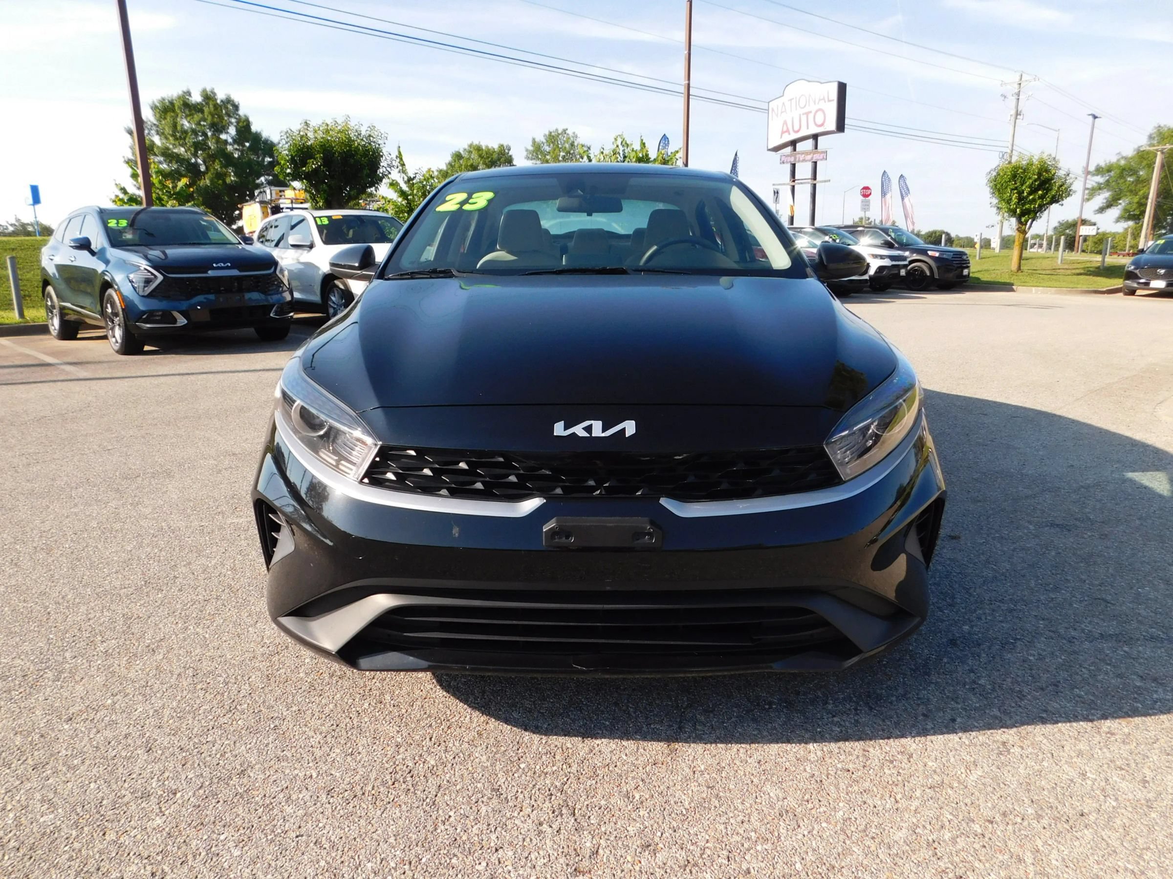 Used 2023 Kia Forte LXS FWD image 3