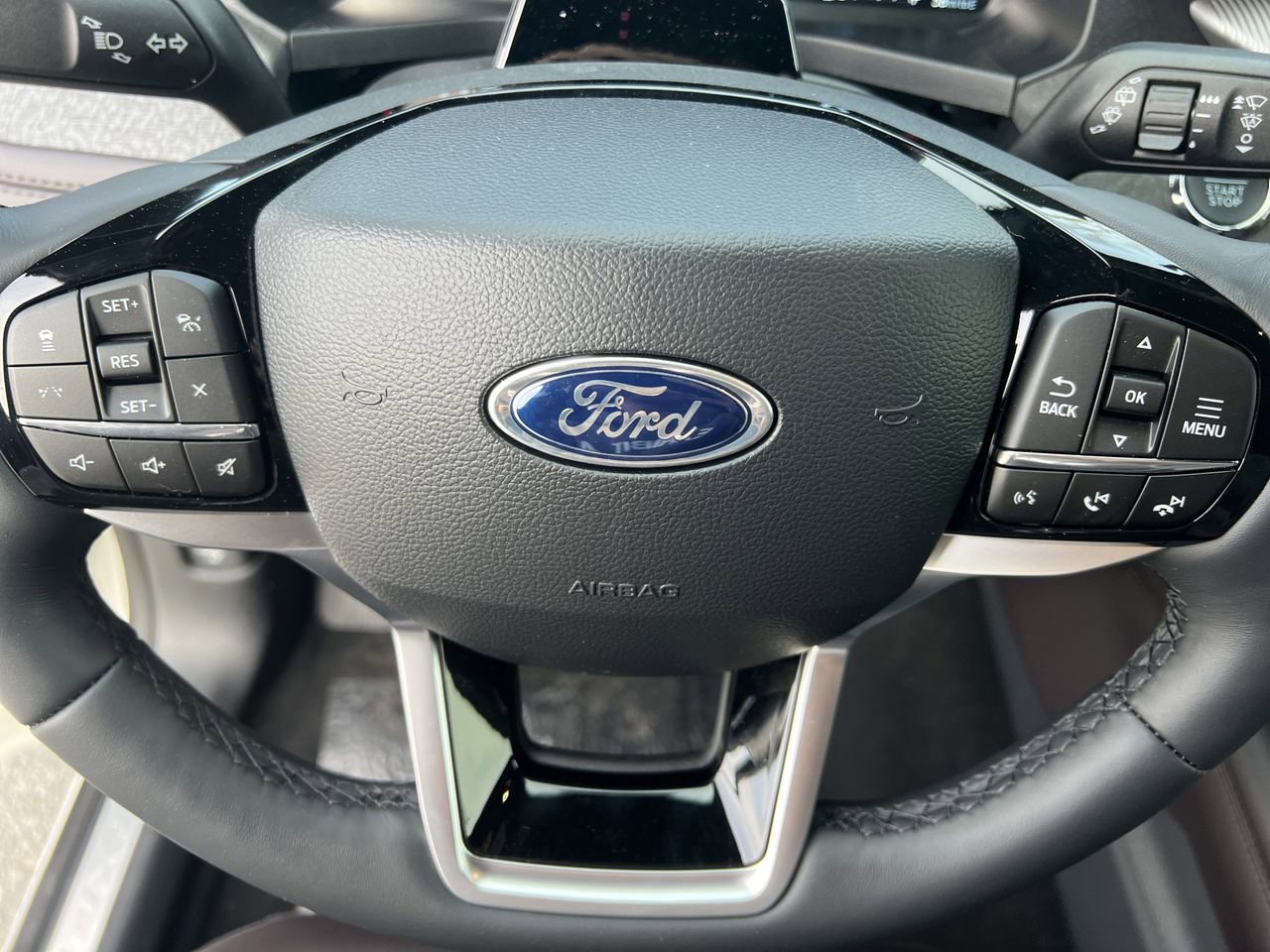 New 2026 Ford Explorer Platinum image 9