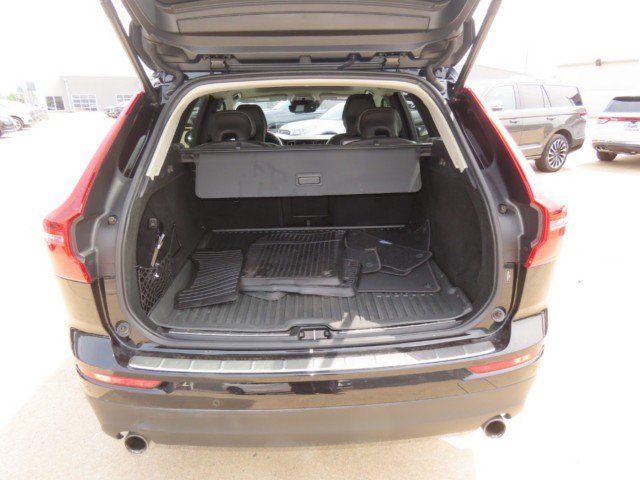 Used 2021 Volvo XC60 T5 Momentum w/ Advanced Package FWD image 12