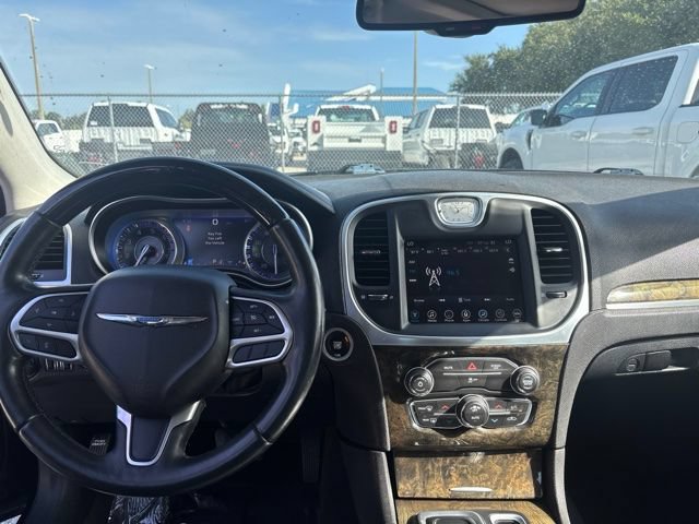 Used 2017 Chrysler 300 C AWD/4WD image 11