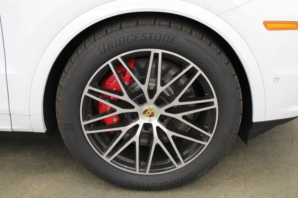 Used 2024 Porsche Cayenne S AWD/4WD image 16
