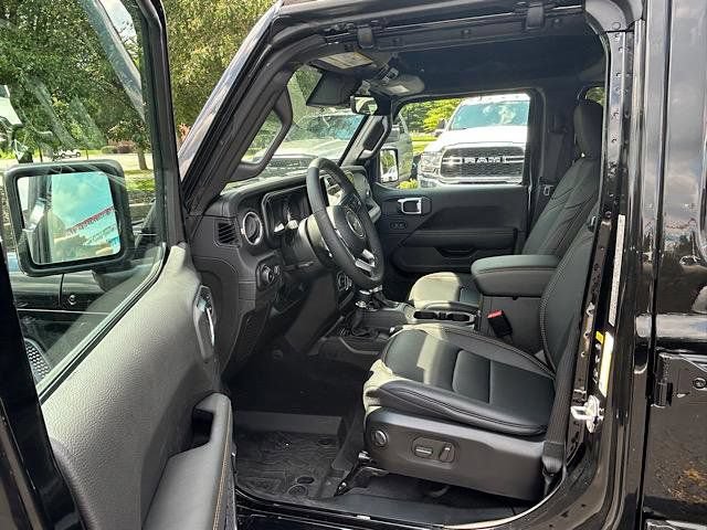 New 2025 Jeep Wrangler Unlimited Sahara AWD/4WD image 8