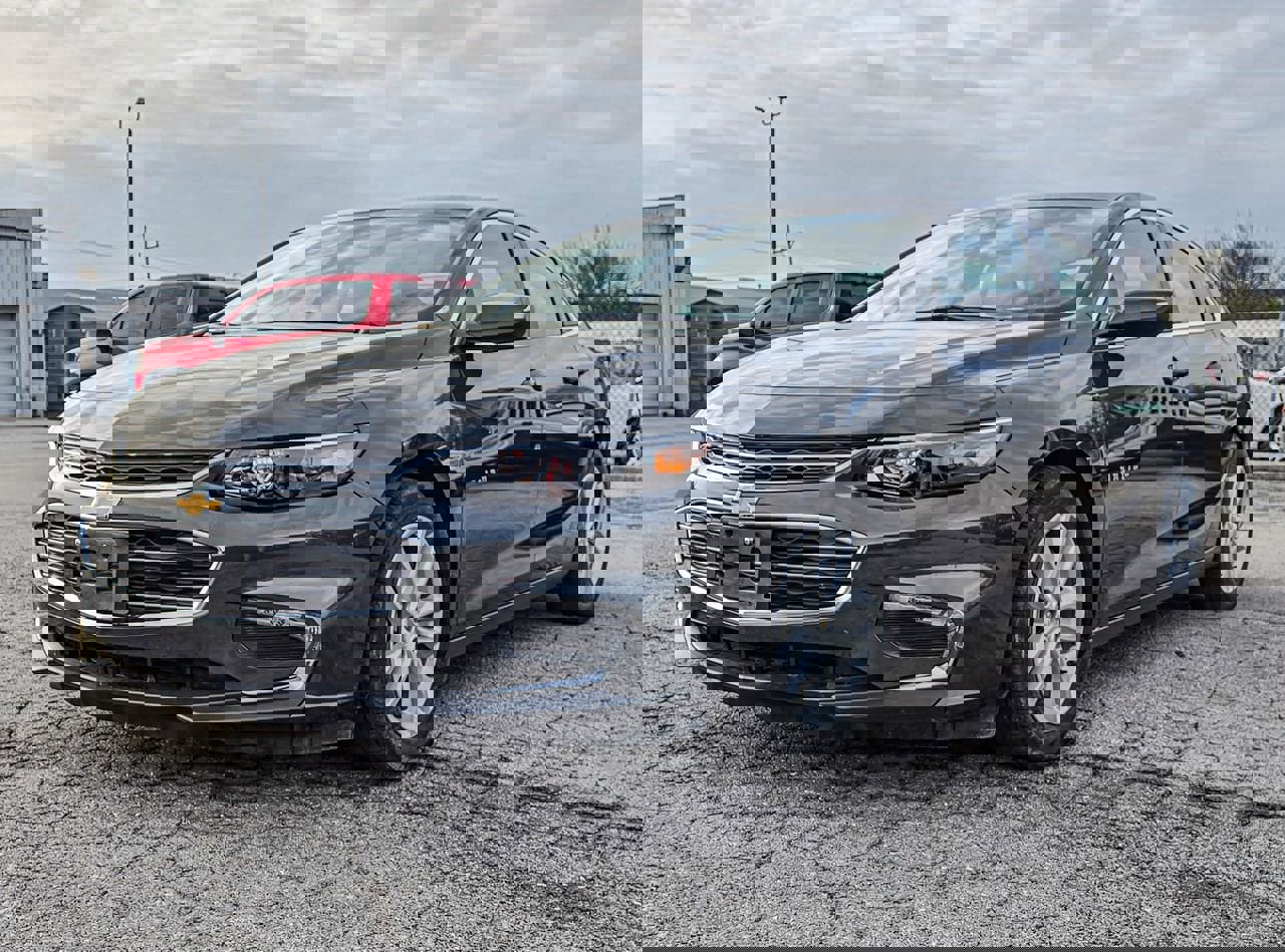 Used 2018 Chevrolet Malibu LT image 3