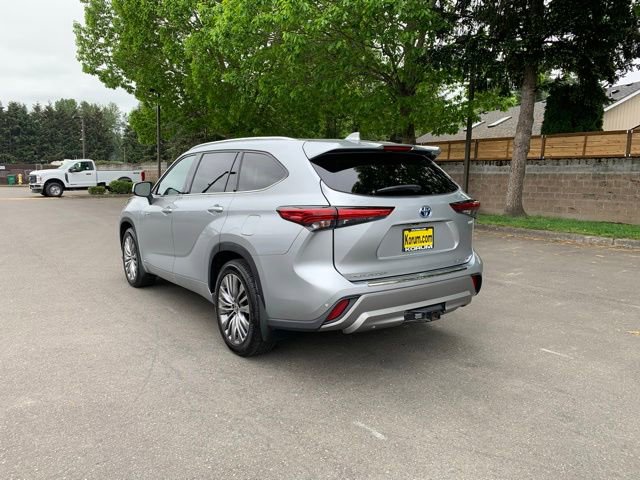 Used 2021 Toyota Highlander Platinum AWD/4WD image 3