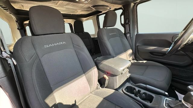Used 2022 Jeep Wrangler Unlimited Sahara w/ LED Lighting Group AWD/4WD image 21