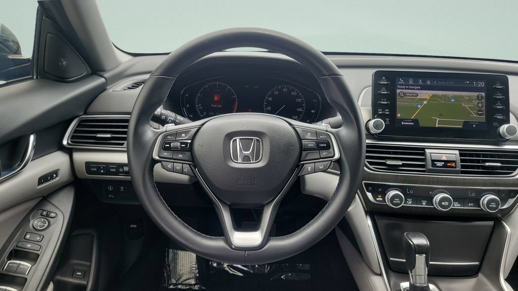 Used 2018 Honda Accord Touring image 12
