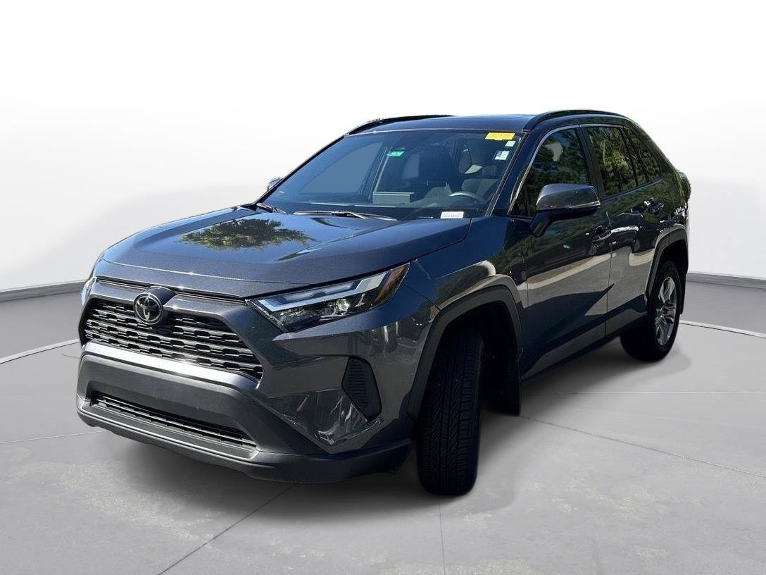 Used 2025 Toyota RAV4 XLE w/ Convenience Package FWD image 2