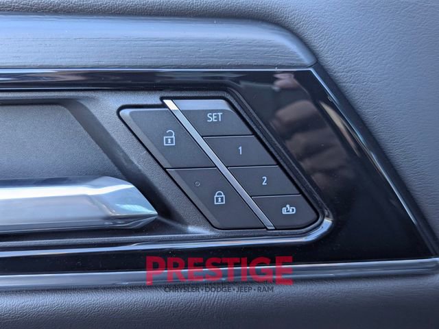 Used 2025 GMC Yukon XL Denali image 27